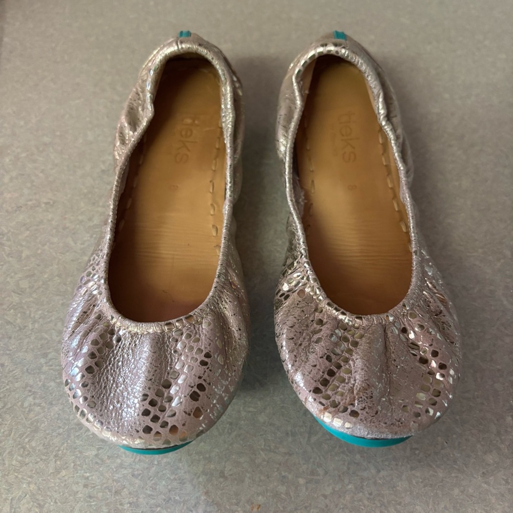 Tieks Silver Python Preppy Travel Quiet Luxury Vacation Coastal Ballet Flats 8